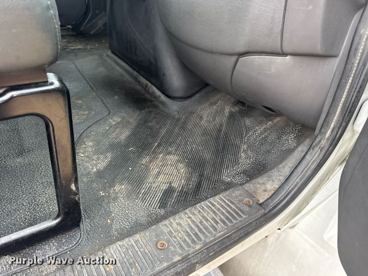 image for item DV4159 2011 International 4400 truck cab and chassis