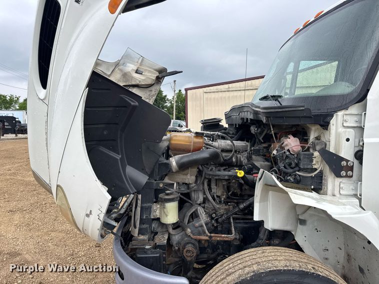 image for item DV4159 2011 International 4400 truck cab and chassis