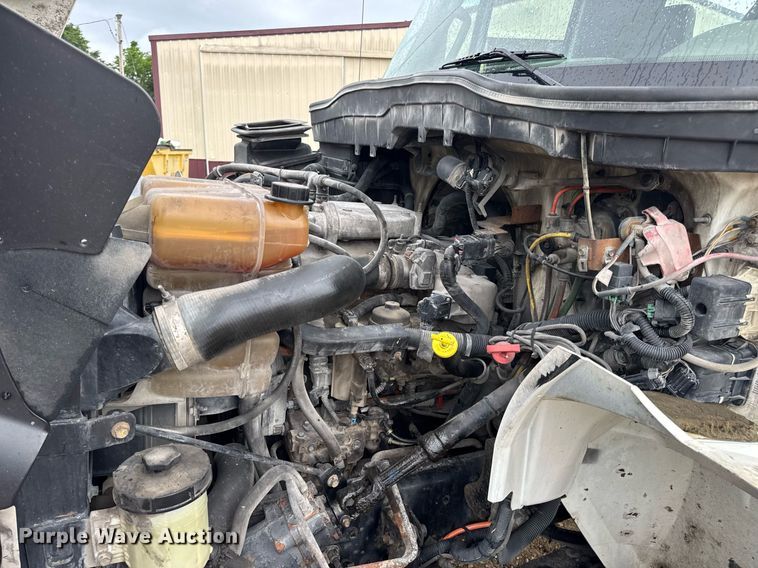 image for item DV4159 2011 International 4400 truck cab and chassis