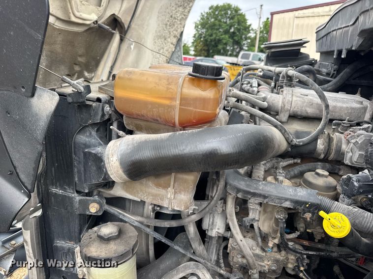 image for item DV4159 2011 International 4400 truck cab and chassis