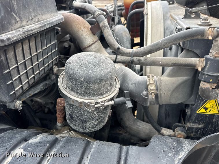 image for item DV4159 2011 International 4400 truck cab and chassis