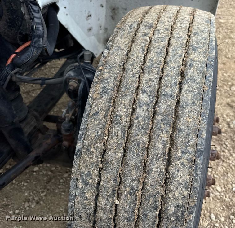 image for item DV4159 2011 International 4400 truck cab and chassis