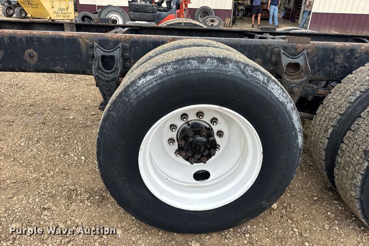 image for item DV4159 2011 International 4400 truck cab and chassis