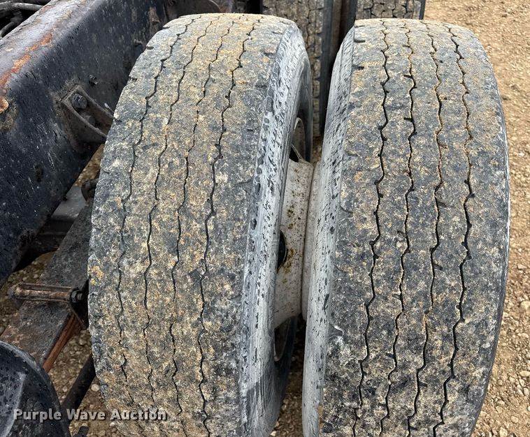 image for item DV4159 2011 International 4400 truck cab and chassis