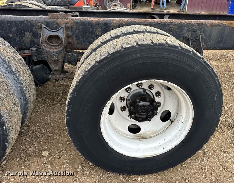 image for item DV4159 2011 International 4400 truck cab and chassis