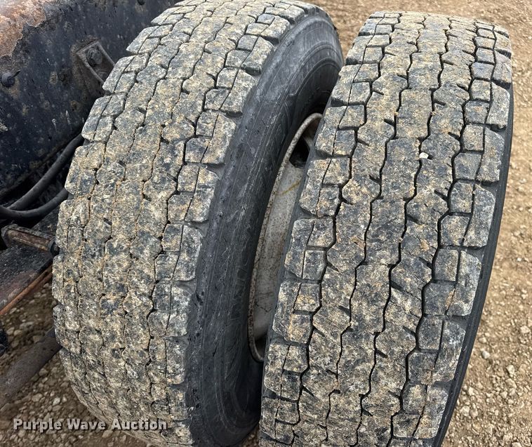 image for item DV4159 2011 International 4400 truck cab and chassis