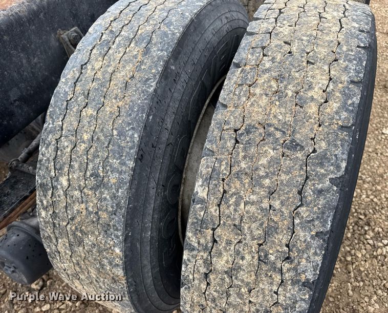 image for item DV4159 2011 International 4400 truck cab and chassis