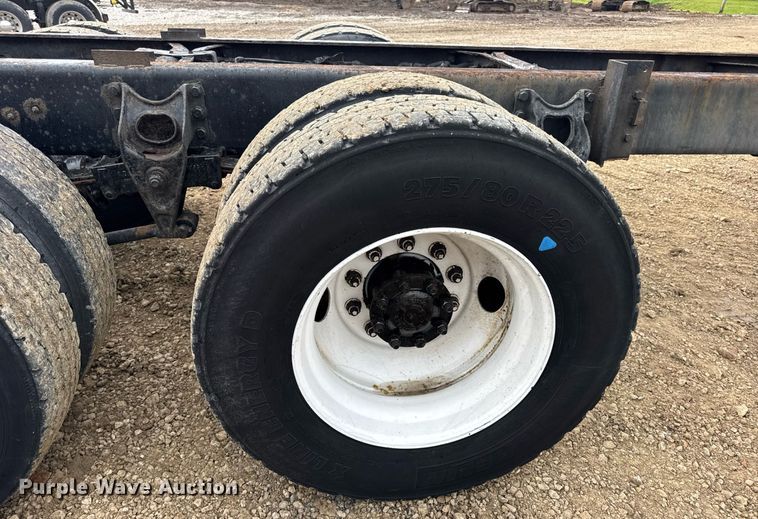 image for item DV4159 2011 International 4400 truck cab and chassis