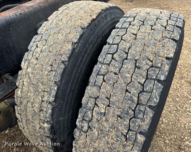 image for item DV4159 2011 International 4400 truck cab and chassis