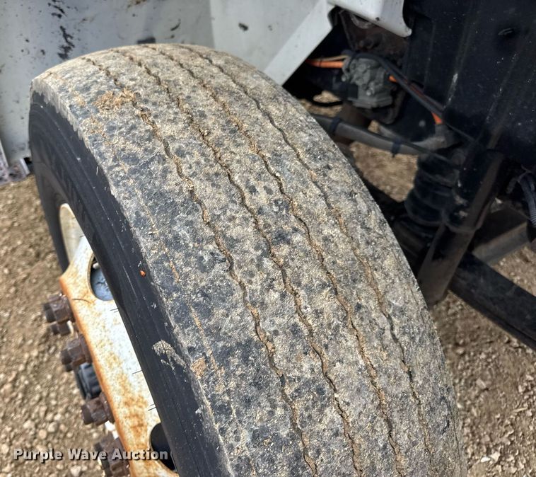 image for item DV4159 2011 International 4400 truck cab and chassis