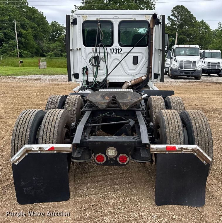 image for item DV4160 2017 Freightliner semi truck