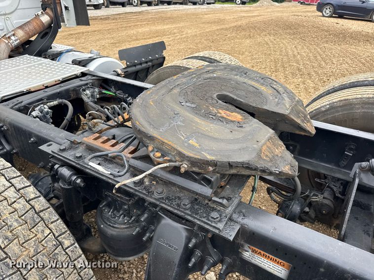 image for item DV4160 2017 Freightliner semi truck