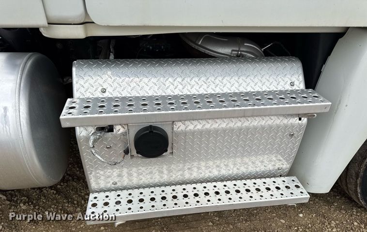 image for item DV4160 2017 Freightliner semi truck