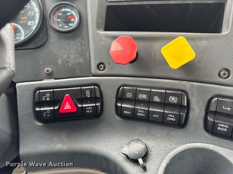 image for item DV4160 2017 Freightliner semi truck