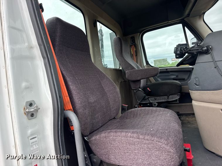 image for item DV4160 2017 Freightliner semi truck