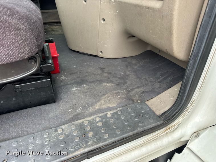 image for item DV4160 2017 Freightliner semi truck