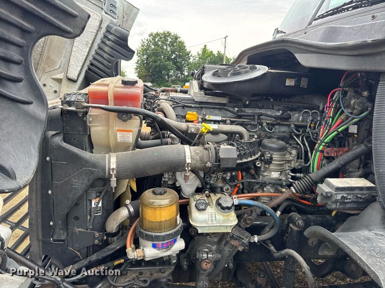 image for item DV4160 2017 Freightliner semi truck