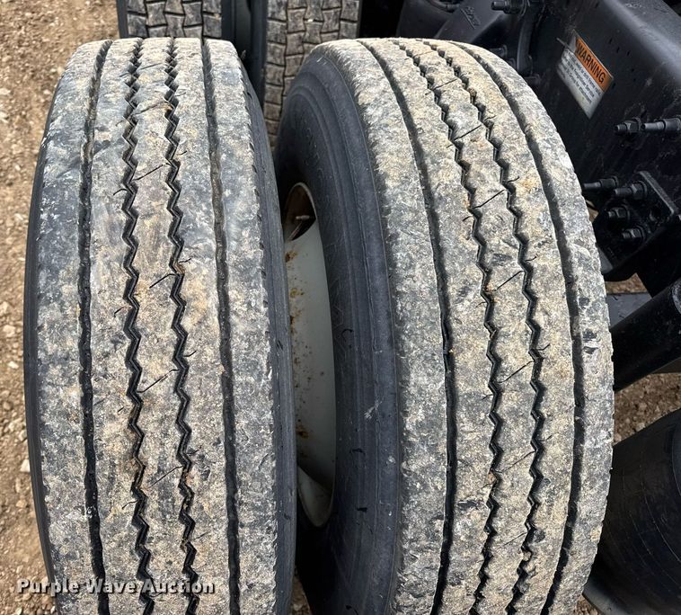 image for item DV4160 2017 Freightliner semi truck