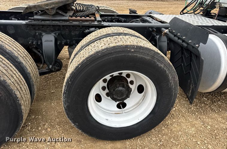 image for item DV4160 2017 Freightliner semi truck