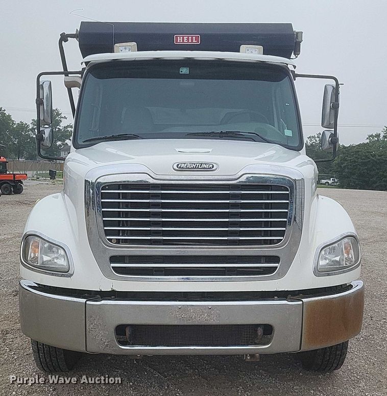 image for item DW7038 2005 Freightliner Business Class M2 dump truck