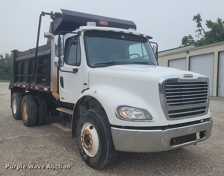 image for item DW7038 2005 Freightliner Business Class M2 dump truck