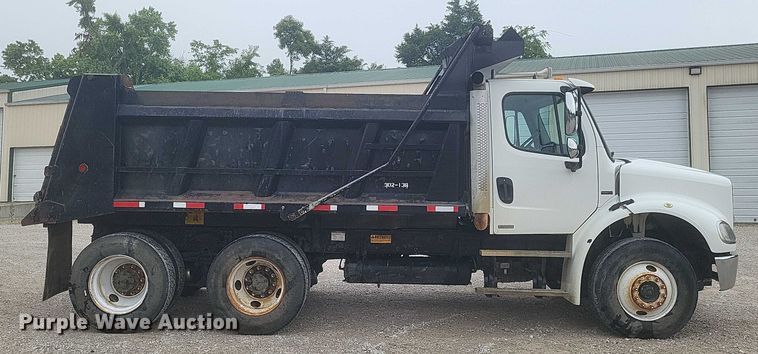 image for item DW7038 2005 Freightliner Business Class M2 dump truck