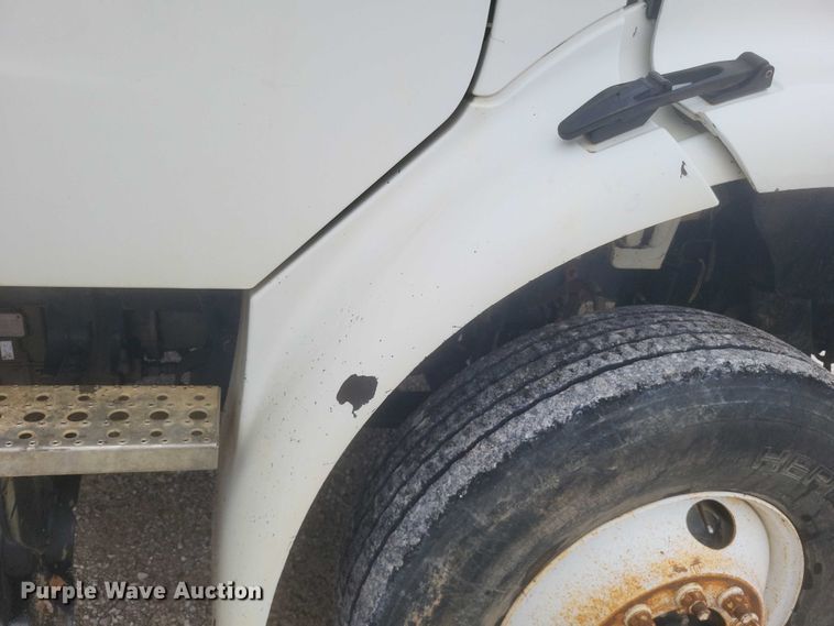 image for item DW7038 2005 Freightliner Business Class M2 dump truck