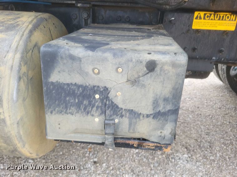 image for item DW7038 2005 Freightliner Business Class M2 dump truck