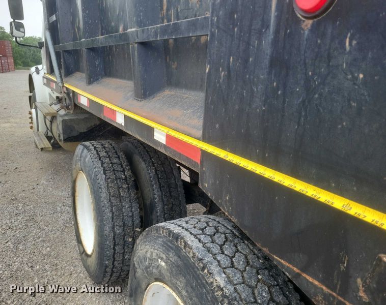 image for item DW7038 2005 Freightliner Business Class M2 dump truck