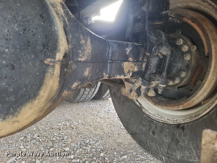 image for item DW7038 2005 Freightliner Business Class M2 dump truck