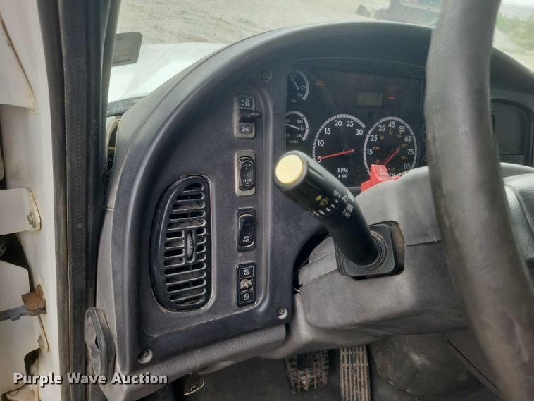 image for item DW7038 2005 Freightliner Business Class M2 dump truck