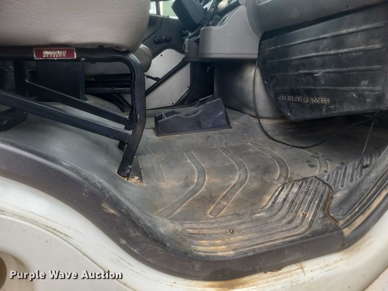 image for item DW7038 2005 Freightliner Business Class M2 dump truck