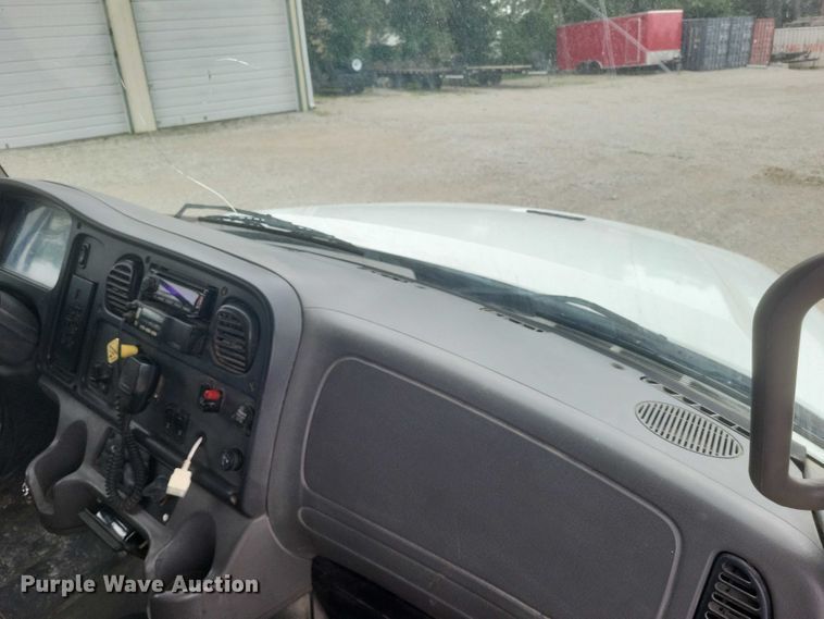 image for item DW7038 2005 Freightliner Business Class M2 dump truck