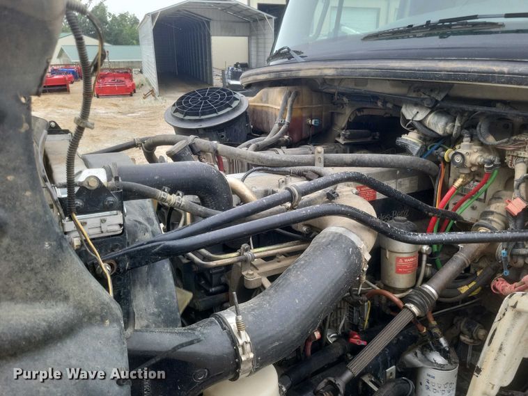 image for item DW7038 2005 Freightliner Business Class M2 dump truck