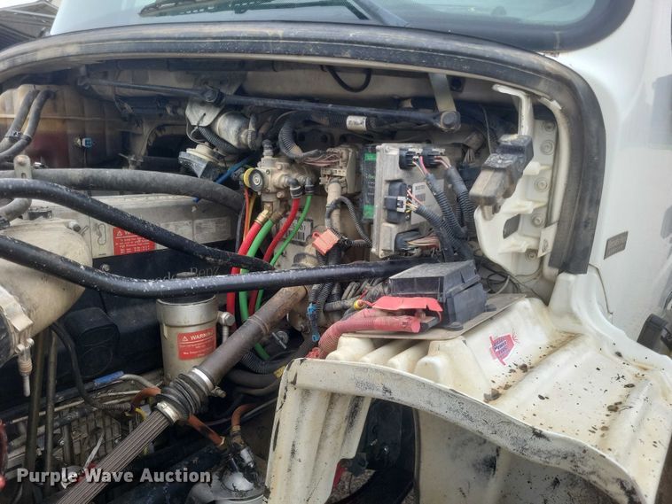 image for item DW7038 2005 Freightliner Business Class M2 dump truck