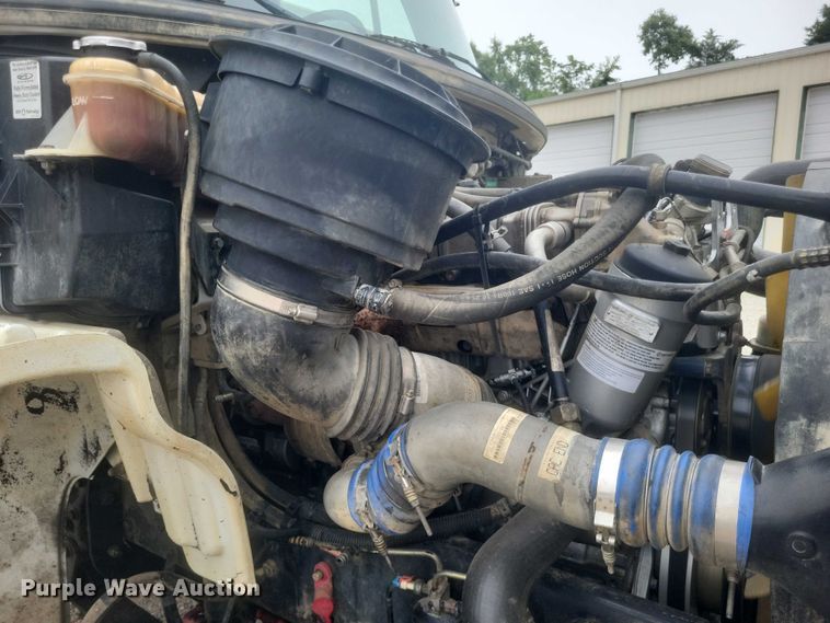 image for item DW7038 2005 Freightliner Business Class M2 dump truck