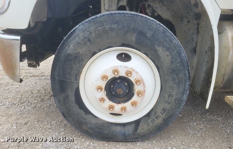 image for item DW7038 2005 Freightliner Business Class M2 dump truck