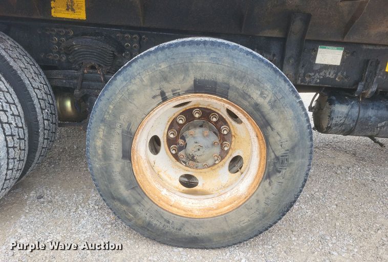 image for item DW7038 2005 Freightliner Business Class M2 dump truck