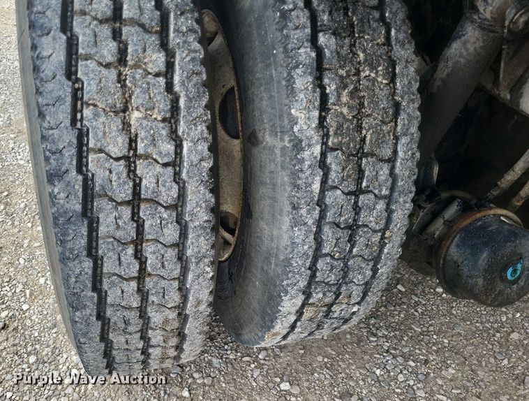 image for item DW7038 2005 Freightliner Business Class M2 dump truck