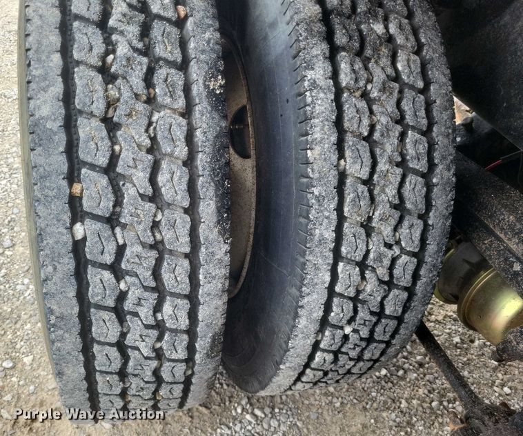 image for item DW7038 2005 Freightliner Business Class M2 dump truck