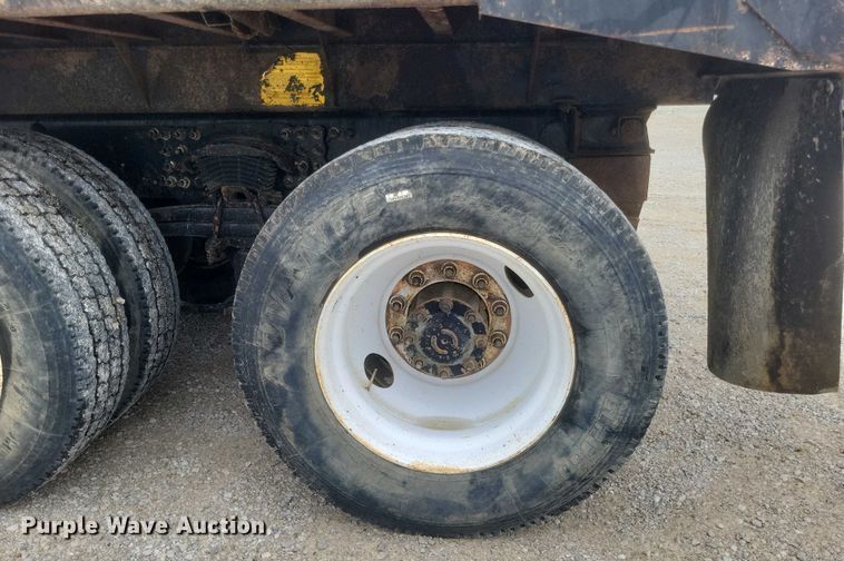 image for item DW7038 2005 Freightliner Business Class M2 dump truck