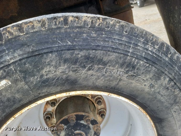 image for item DW7038 2005 Freightliner Business Class M2 dump truck