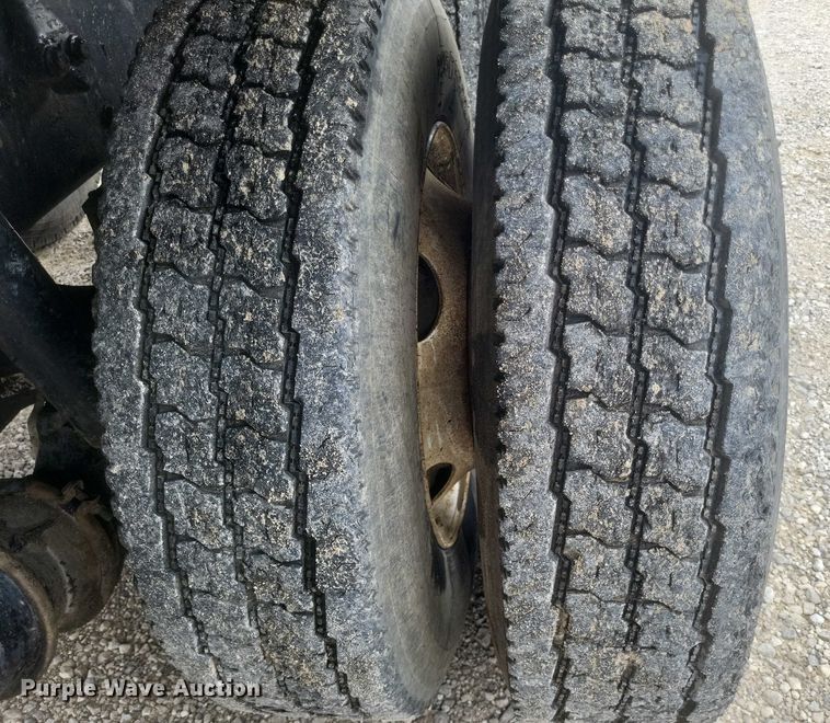 image for item DW7038 2005 Freightliner Business Class M2 dump truck