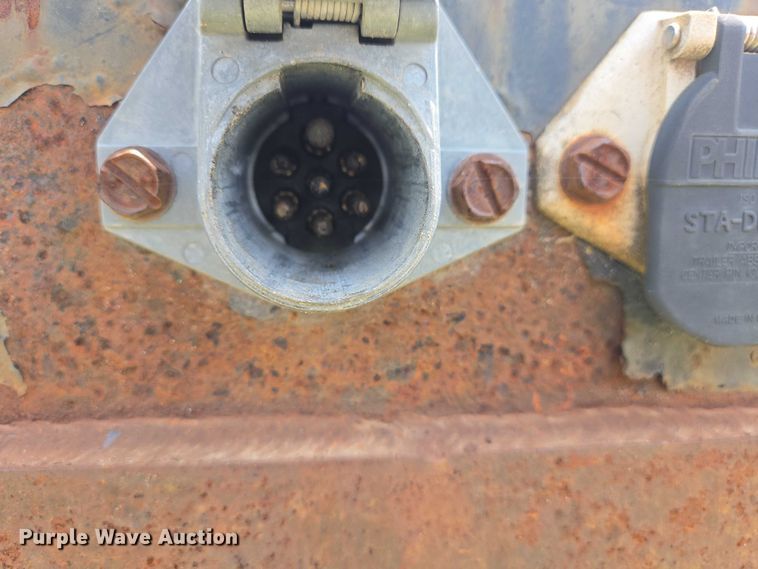 image for item DW7065 2000 Transcraft flatbed trailer