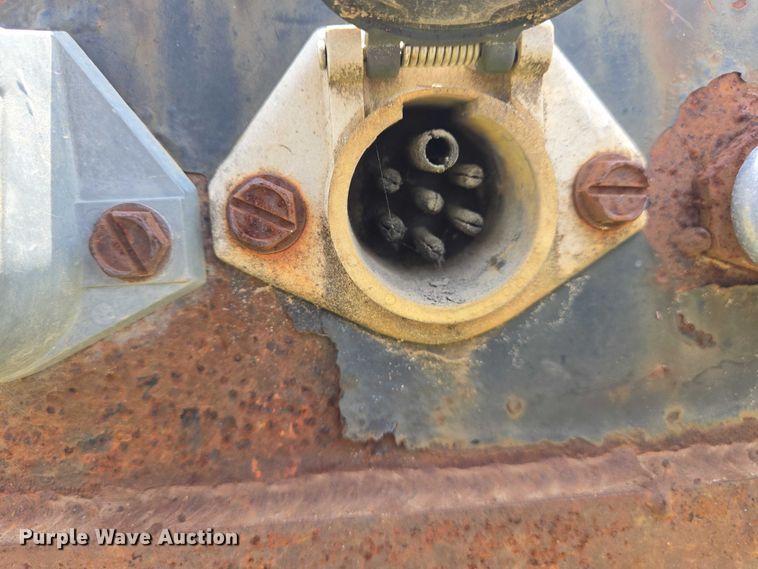 image for item DW7065 2000 Transcraft flatbed trailer