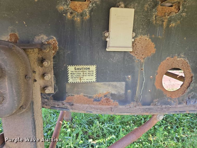 image for item DW7065 2000 Transcraft flatbed trailer