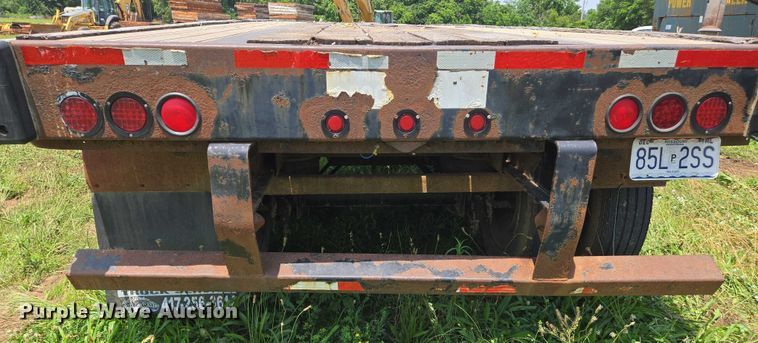 image for item DW7065 2000 Transcraft flatbed trailer
