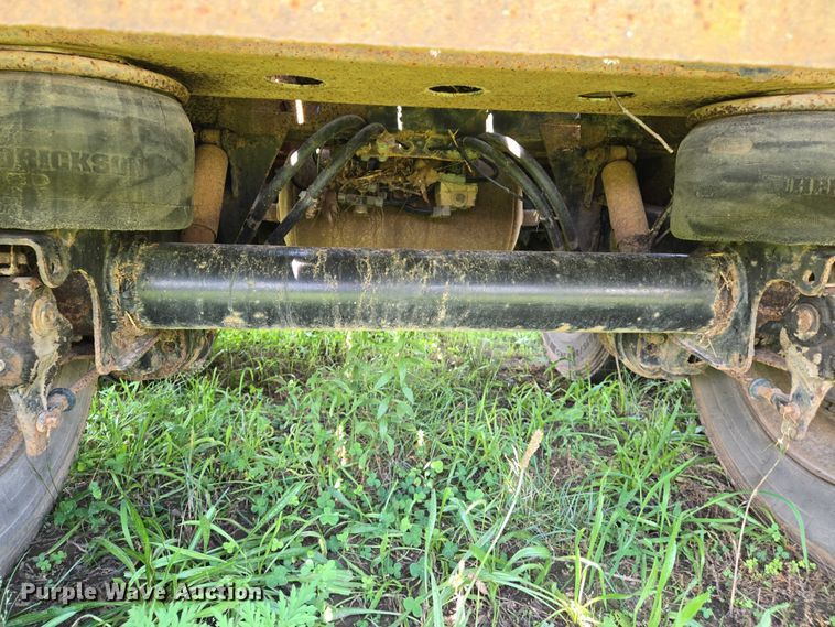 image for item DW7065 2000 Transcraft flatbed trailer