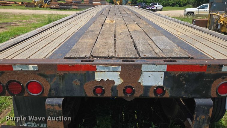 image for item DW7065 2000 Transcraft flatbed trailer