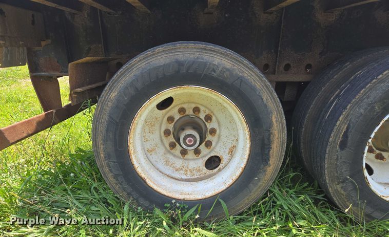 image for item DW7065 2000 Transcraft flatbed trailer